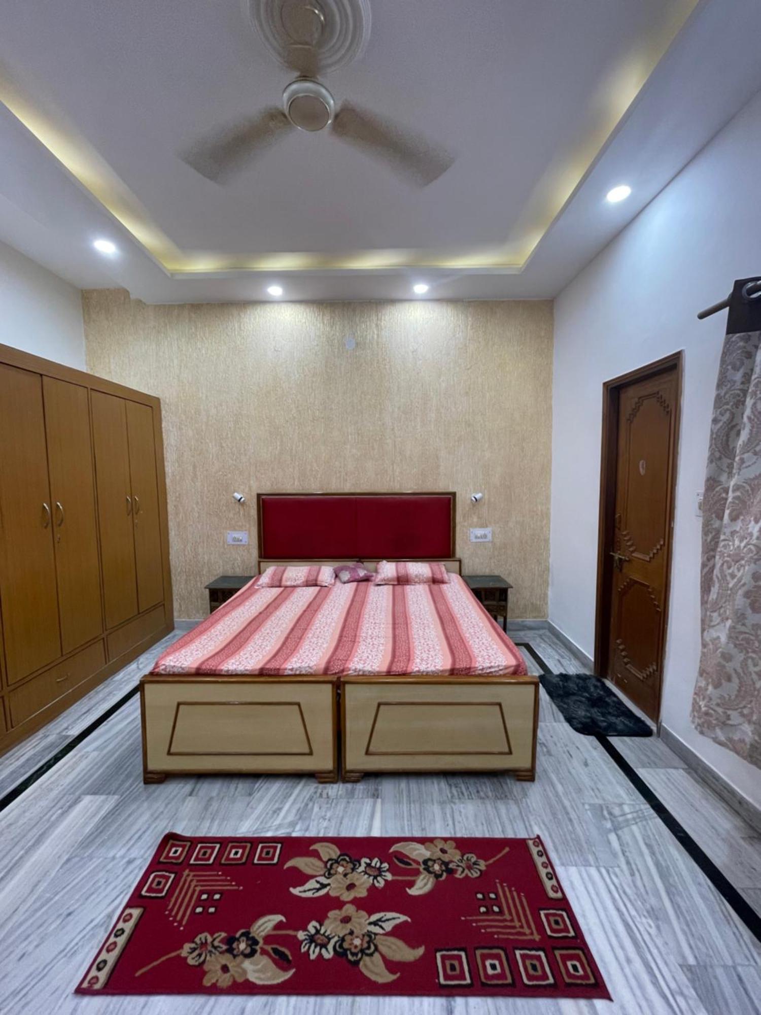 N Homestay Agra Tajganj Luaran gambar
